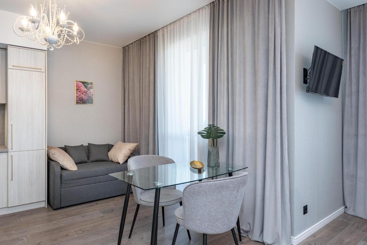 Квартира В Жк Лебединый, Ревуцкого 40 В, Метро Харьковская Позняки Kiew Exterior foto