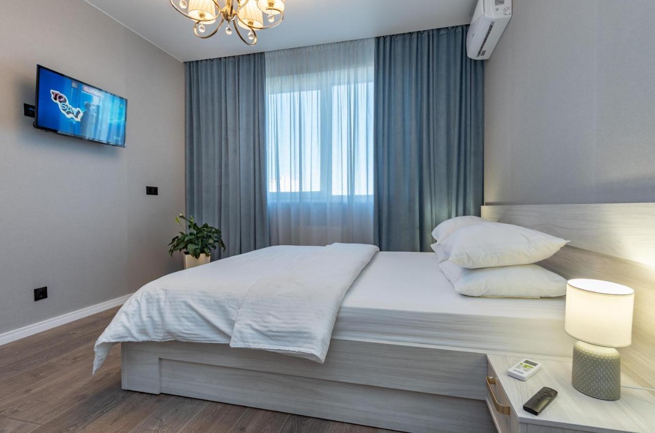 Квартира В Жк Лебединый, Ревуцкого 40 В, Метро Харьковская Позняки Kiew Exterior foto