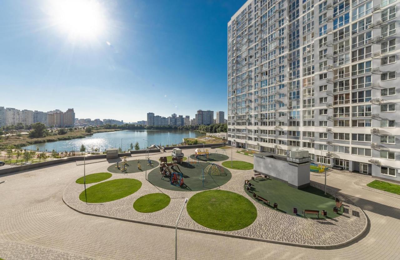 Квартира В Жк Лебединый, Ревуцкого 40 В, Метро Харьковская Позняки Kiew Exterior foto